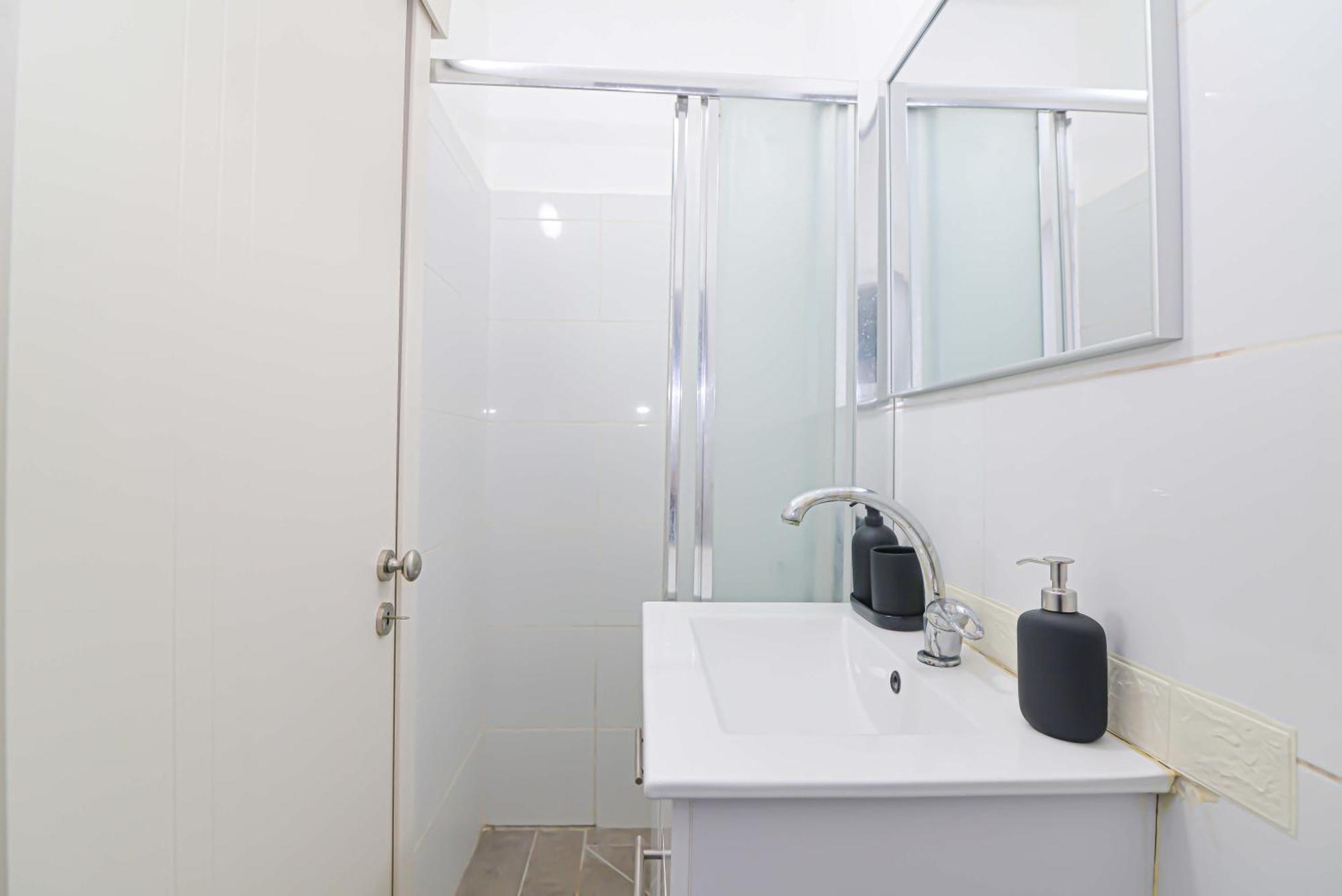 הדירה בלבן Apartment Хадера Екстериор снимка
